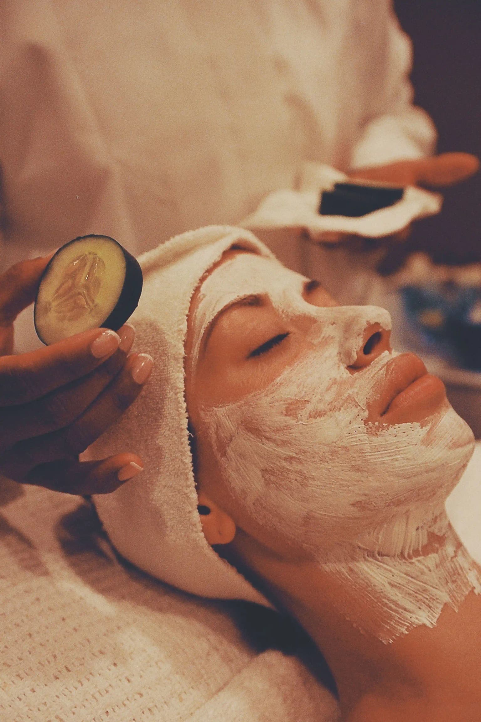 Facial treatment being carried out in the correct order alongside threading at home in Jaipur