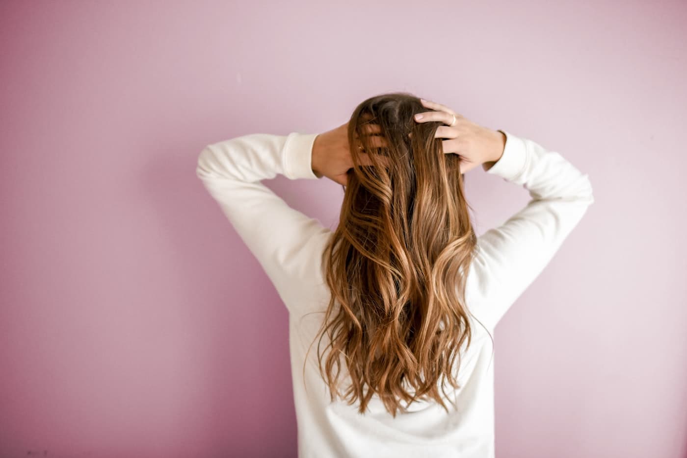 Long, freshly coloured hair after a home hair colour appointment in Jaipur